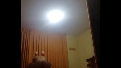 Madura Culona haciendo la Posicion del Cangrejo